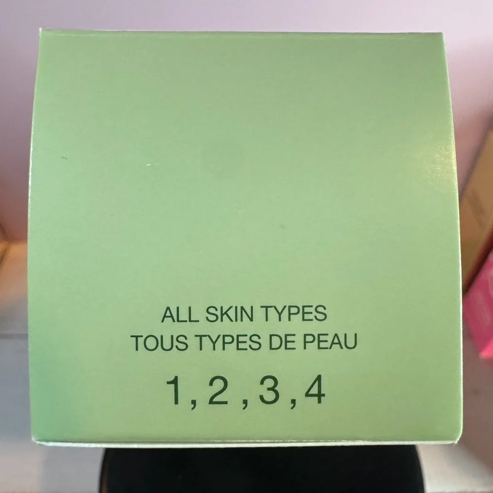 CLINIQUE even better clinical radical dark spot corrector NIB 100 ml / 3.4 fl oz - Picture 6 of 6